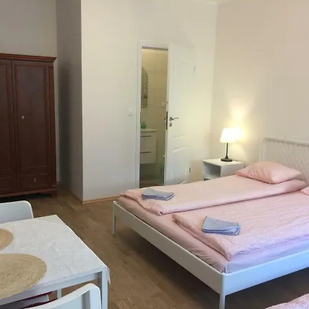 Przy Plazy Kamienna Gora גדינייה